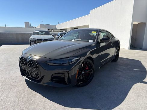 Used 2024 BMW M440i Coupe RWD image 3