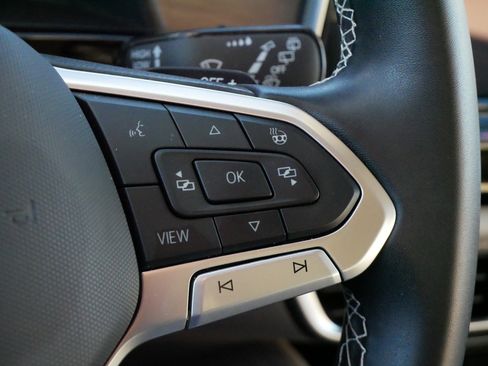 Certified 2024 Volkswagen Atlas SE image 25