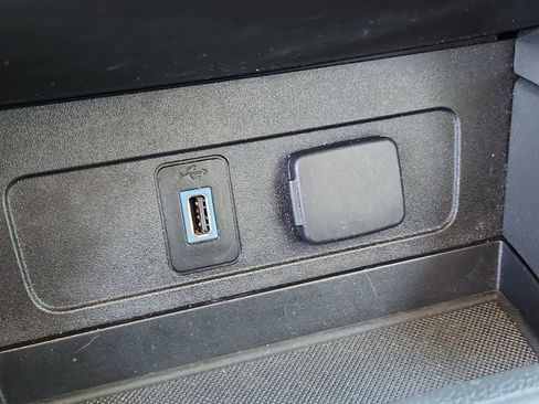 Used 2017 Ford Escape SE w/ Equipment Group 201A image 22