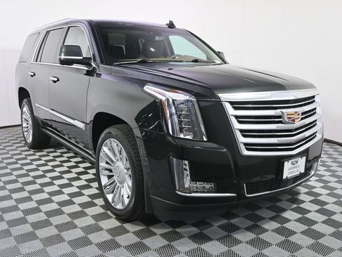 Used 2016 Cadillac Escalade Platinum AWD/4WD image 9