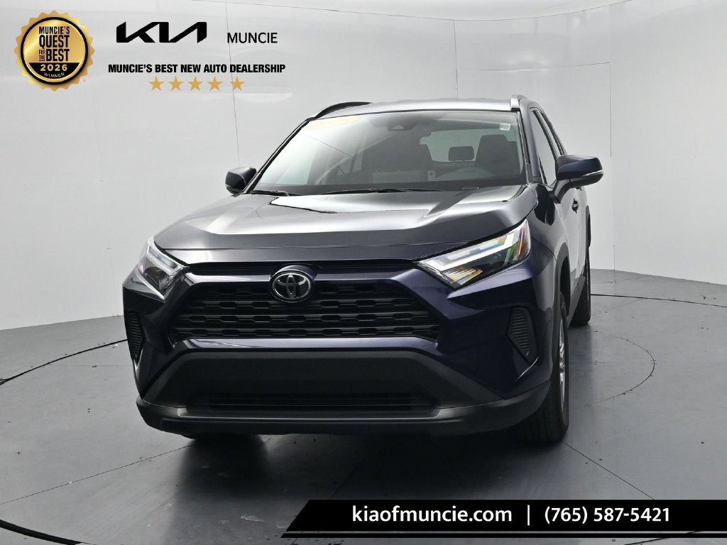Used 2025 Toyota RAV4 XLE AWD/4WD image 3