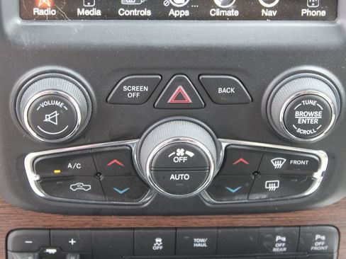 Used 2017 RAM 1500 Laramie w/ Convenience Group AWD/4WD image 21
