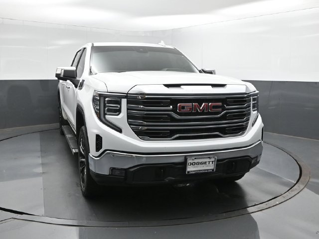 Used 2023 GMC Sierra 1500 SLT w/ X31 Off-Road Package AWD/4WD image 17