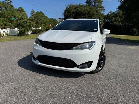 Used 2019 Chrysler Pacifica Limited w/ Advanced Safetytec Group FWD image 28
