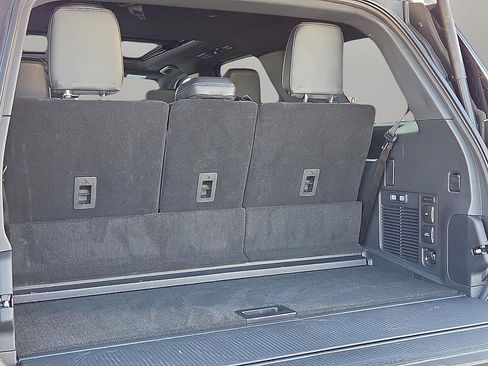New 2025 Ford Expedition Platinum w/ Stealth Performance Package AWD/4WD image 9