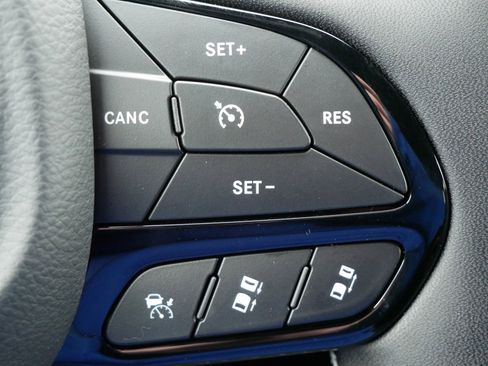 New 2026 Chrysler Pacifica Select image 16