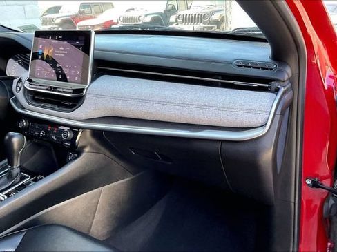Certified 2023 Jeep Compass Latitude AWD/4WD image 16