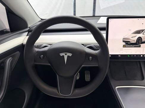 Used 2023 Tesla Model Y Long Range image 24