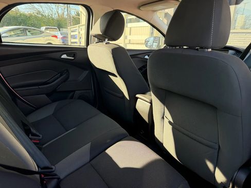 Used 2013 Ford Focus SE FWD image 21
