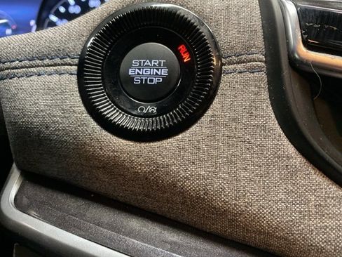 Used 2023 Jeep Compass Latitude image 16