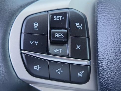 Used 2026 Ford Explorer Active w/ Active Comfort Package RWD image 8
