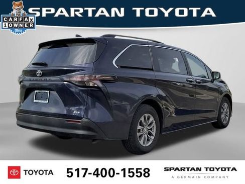 Used 2025 Toyota Sienna XLE FWD image 7