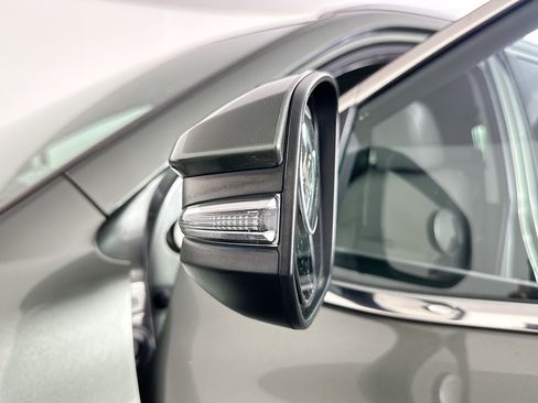 Used 2016 Toyota Highlander XLE AWD/4WD image 16