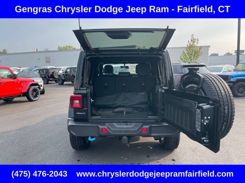 Used 2023 Jeep Wrangler Unlimited Sahara w/ Cold Weather Group AWD/4WD image 28
