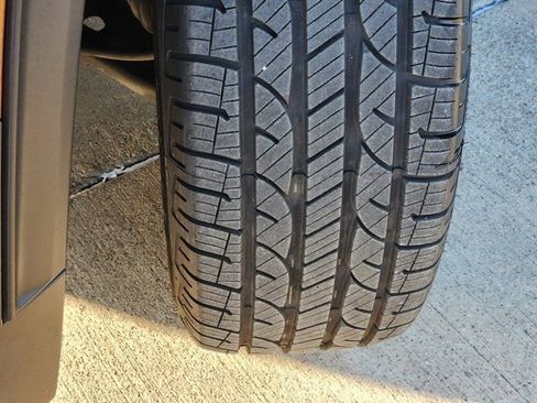 Used 2025 Chevrolet Traverse LT image 18