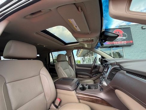 Used 2019 Chevrolet Tahoe LT w/ Luxury Package AWD/4WD image 32