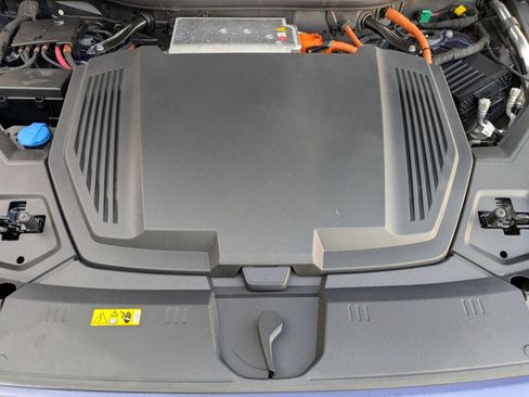Used 2022 Audi e-tron S Premium Plus AWD/4WD image 23