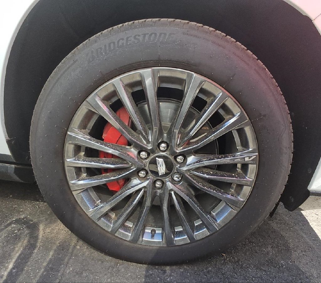 Used 2023 Cadillac Escalade ESV V AWD/4WD image 2