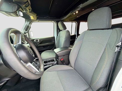 Used 2024 Jeep Wrangler Unlimited Sahara AWD/4WD image 11