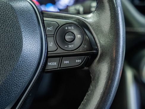 Used 2021 Toyota RAV4 XLE Premium image 25