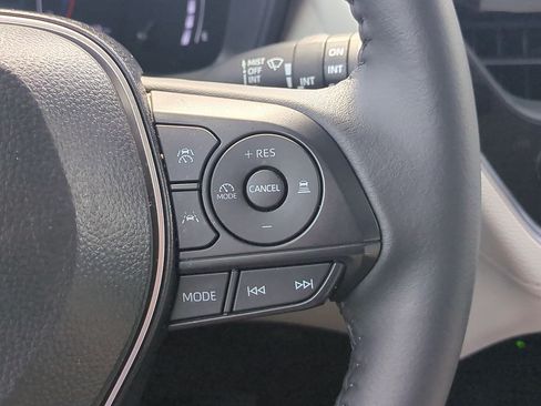 Certified 2026 Toyota Corolla Cross LE FWD image 18