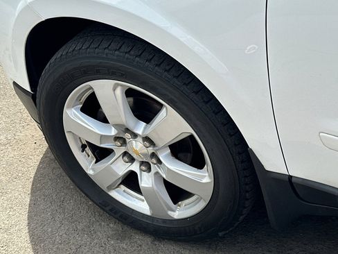 Used 2016 Chevrolet Traverse LT w/ Style and Technology Package AWD/4WD image 3