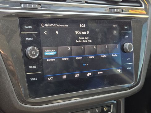 Used 2019 Volkswagen Tiguan SEL FWD image 17