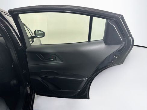 Used 2025 Toyota Prius LE FWD image 29