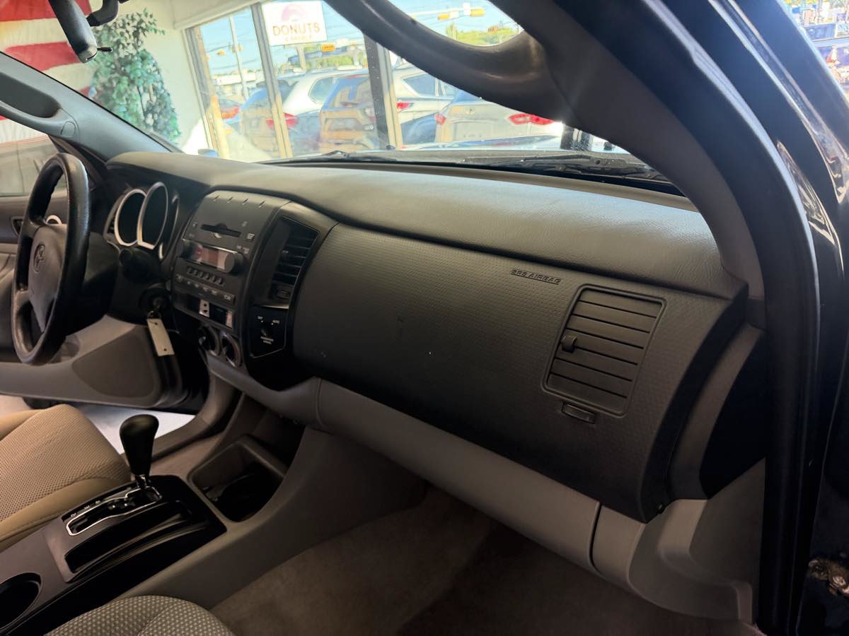 Used 2005 Toyota Tacoma 4x4 Access Cab image 15
