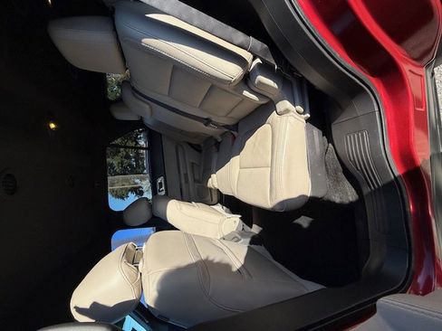 Used 2015 Ford Explorer XLT w/ Equipment Group 202B image 6