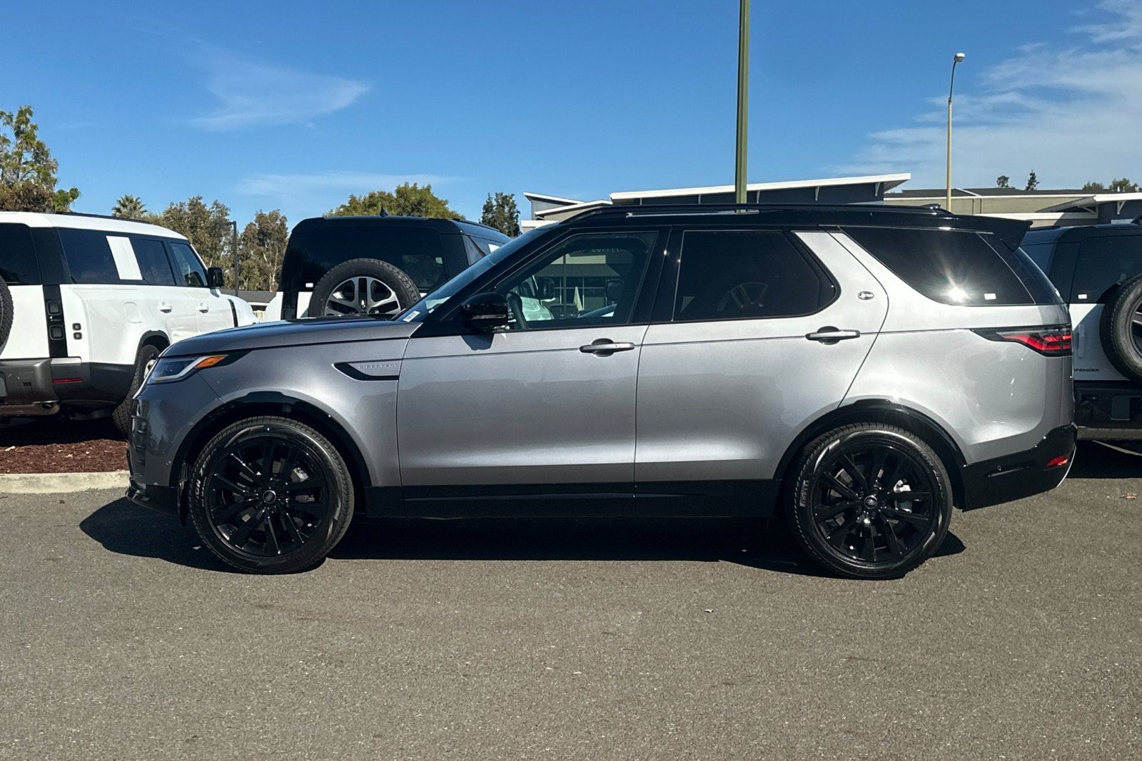 New 2026 Land Rover Discovery Limited Edition AWD/4WD image 3