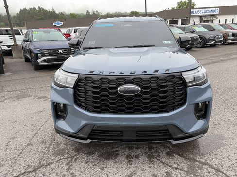 Used 2025 Ford Explorer ST-Line AWD/4WD image 9