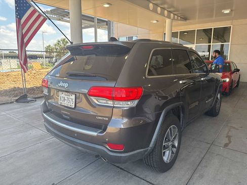 Used 2017 Jeep Grand Cherokee Limited RWD image 3