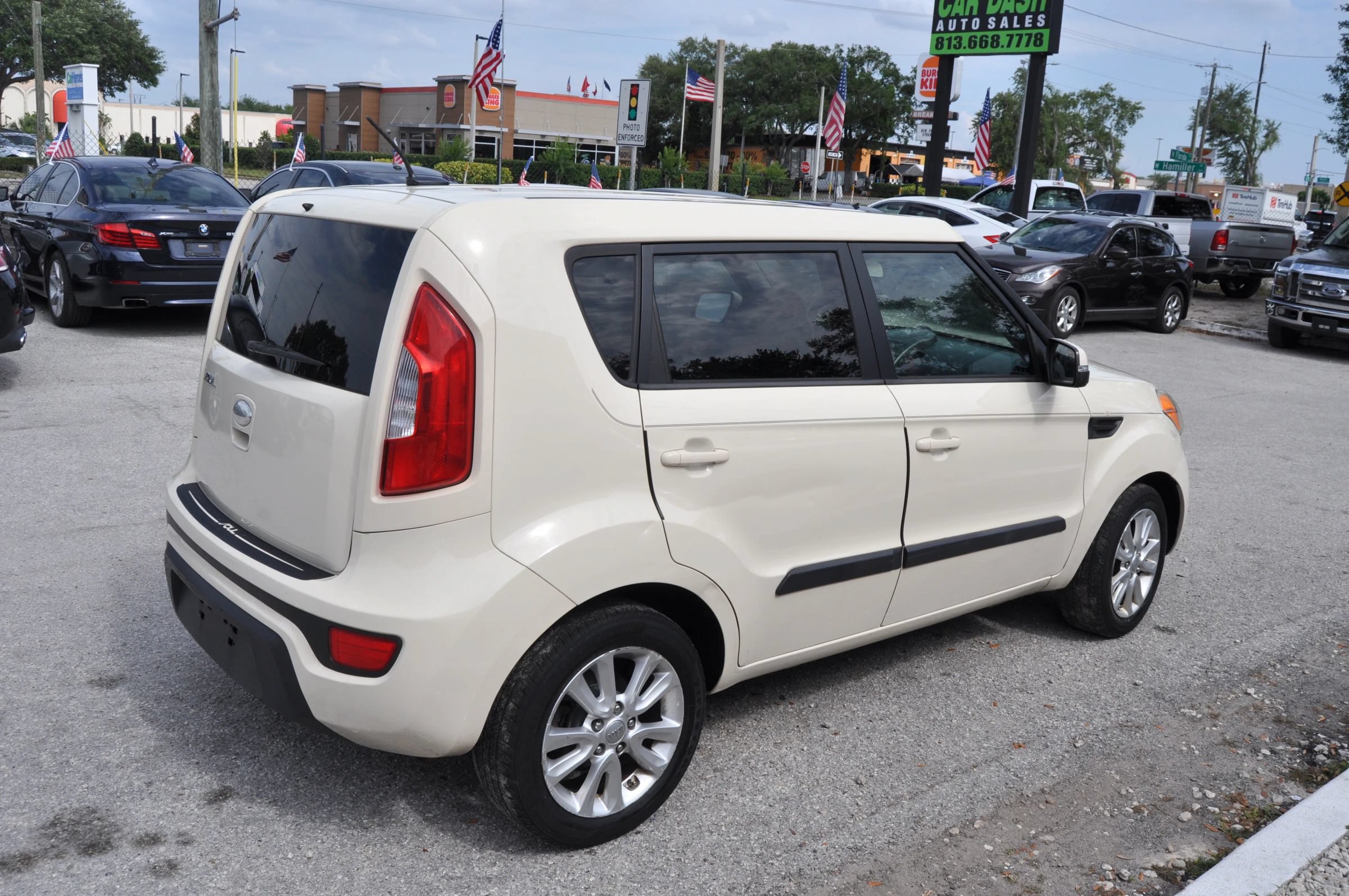 Used 2013 Kia Soul + FWD image 10