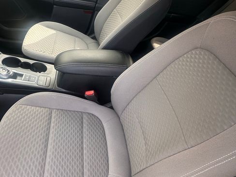 Used 2022 Ford Escape SE w/ SE Sport Appearance Package FWD image 7