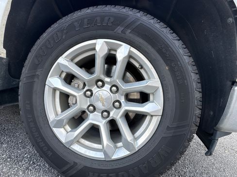 Used 2023 Chevrolet Silverado 1500 LT RWD image 13