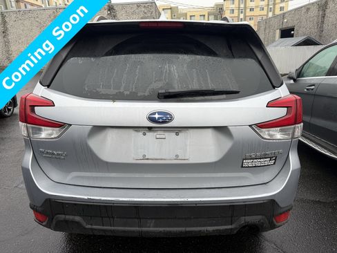 Used 2020 Subaru Forester Premium image 5