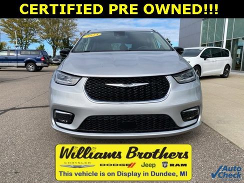 Certified 2024 Chrysler Pacifica Touring-L image 2