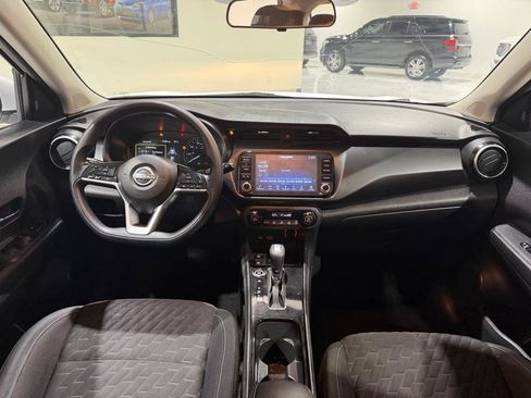 Used 2022 Nissan Kicks SV FWD image 22