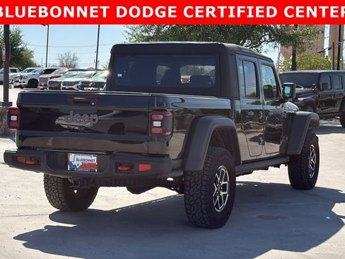 Used 2025 Jeep Gladiator Rubicon image 5
