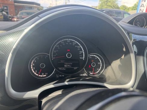 Used 2014 Volkswagen Beetle R-Line FWD image 31