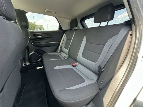Used 2023 Chevrolet TrailBlazer LT w/ Convenience Package FWD image 22