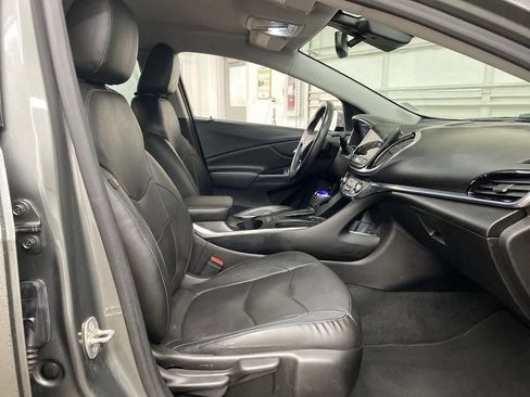 Used 2017 Chevrolet Volt Premier w/ Driver Confidence II Package image 17