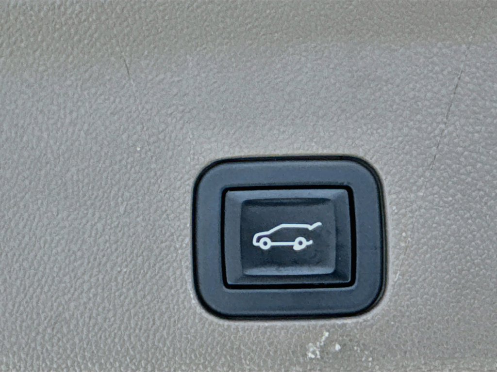 Used 2021 GMC Yukon Denali RWD image 34