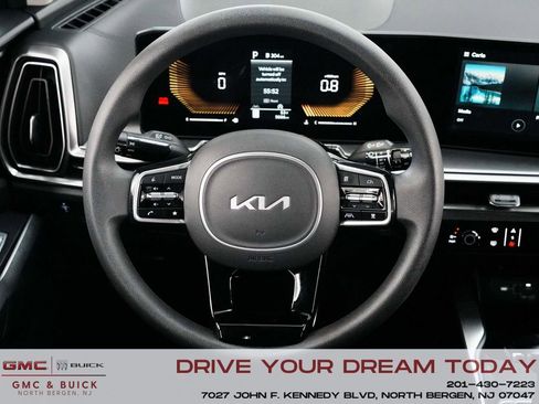 Used 2025 Kia Sorento LX image 25