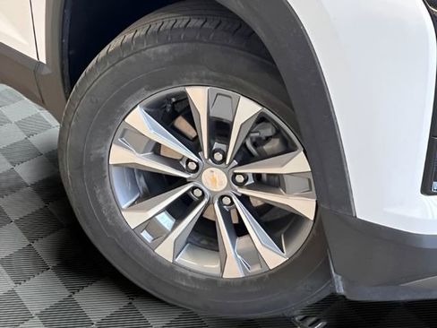 Used 2025 Chevrolet Equinox LT image 32