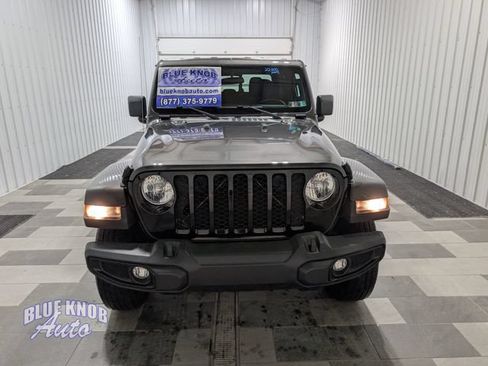 Used 2022 Jeep Gladiator Sport AWD/4WD image 7