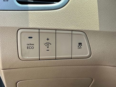 Used 2013 Hyundai Elantra GLS FWD image 21