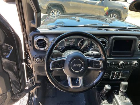 Used 2020 Jeep Wrangler Unlimited Sahara AWD/4WD image 12