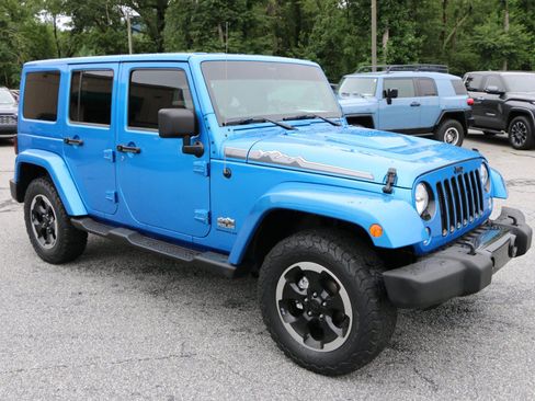 Used 2014 Jeep Wrangler Unlimited Sahara AWD/4WD image 9